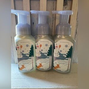 3-Pack Bath & Body Works SNOW DAY SNUGGLES Gentle Foaming Hand Soap 8.75oz Set